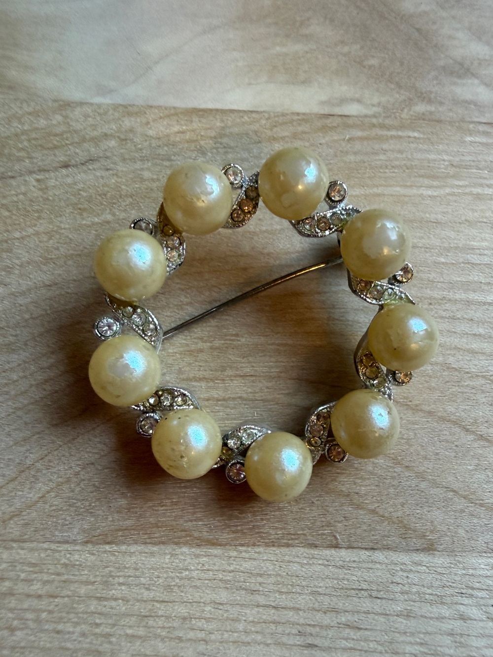 Vintage Faux Pearl Rhinestone Circle Wreath Brooch Silver Tone Leaf Pin Mid Cent